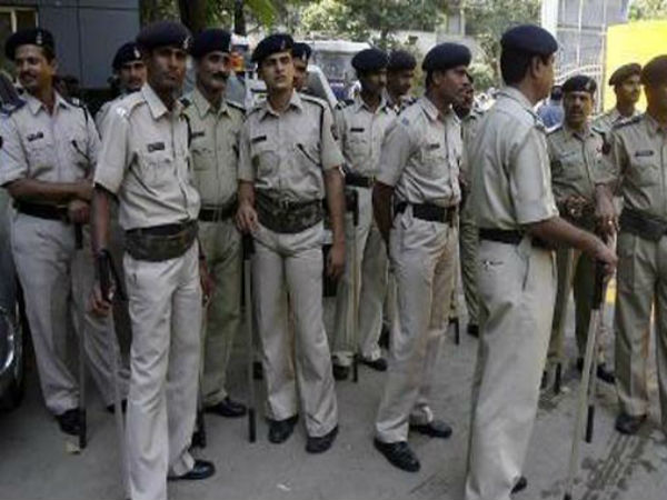 వరుస హత్యలతో పోలీసులకు సవాల్ విసిరాడు