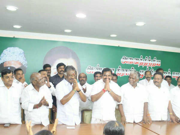 తమిళనాట చరిత్రలో విడిపోయిన ఏ పార్టీ కలవలేదు, కానీ