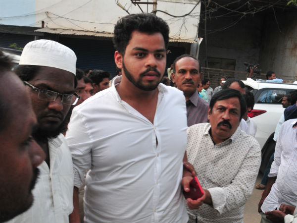 రాష్ట్రంలోని పలు జిల్లాల్లో బెట్టింగ్లు