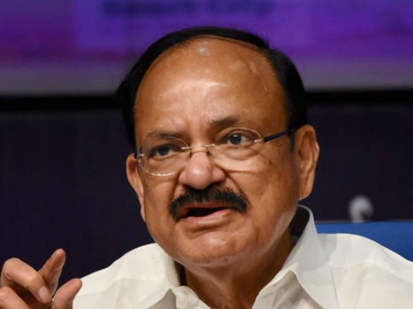 వెంకయ్యతో పొసగలేదనే: