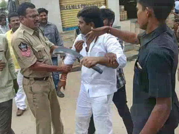 వివాదం రాజుకుందిలా..
