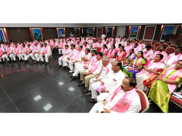 నేను చెప్పింది చేయండి