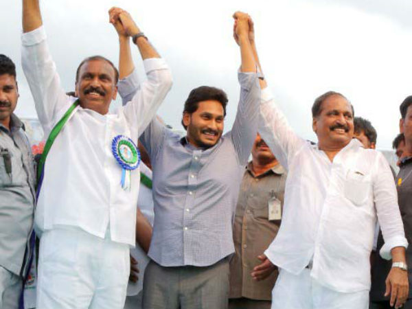 అంచనాలు తారుమారు