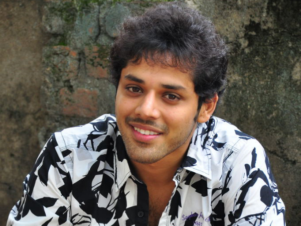 Actor Nandu reaches excise department office Over SIT notices Actor Nandu reaches excise department office Over SIT notices