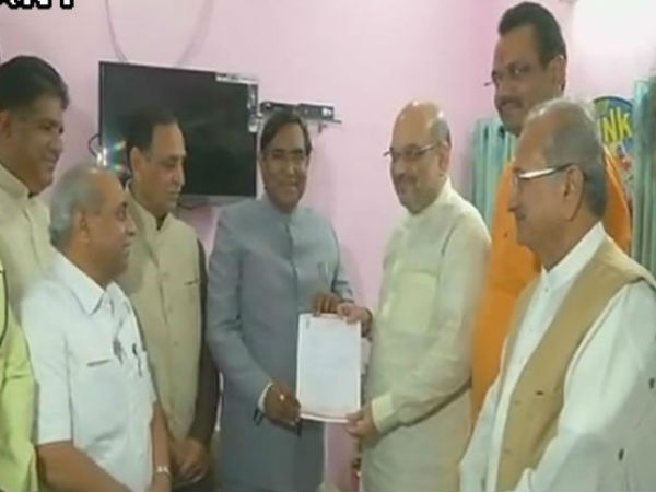 BJP president Amit Shah resigns to MLA post BJP president Amit Shah resigns to MLA post