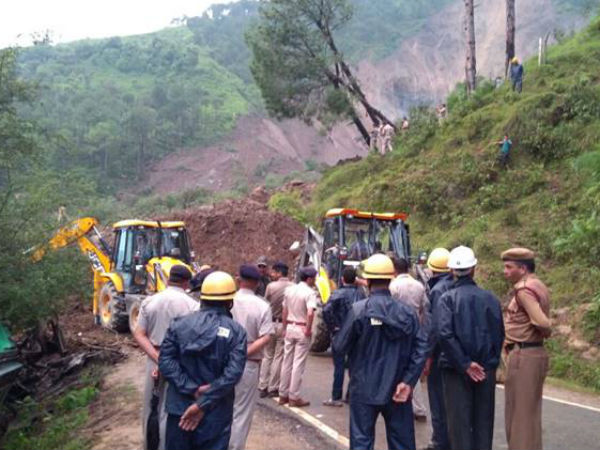 Himachal Pradesh: At least 50 feared dead after landslide sweeps away two buses in Mandi Himachal Pradesh: At least 50 feared dead after landslide sweeps away two buses in Mandi