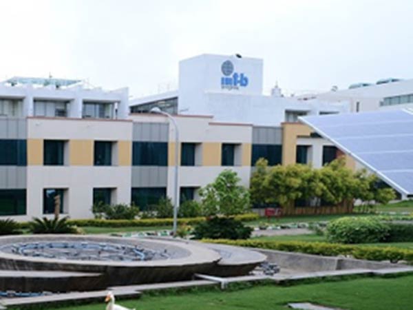 MTech student commited suicide to jumps on 7th floor in Bengaluru MTech student commited suicide to jumps on 7th floor in Bengaluru