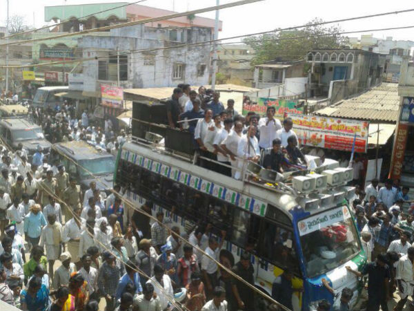 why people came lately to jagan's road show? why people came lately to jagan's road show?