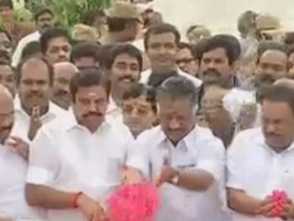 OPS, EPS pay tributes Jayalalithaa memorial in Marina beach OPS, EPS pay tributes Jayalalithaa memorial in Marina beach