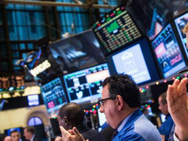 Infosys' 2nd day correction drags Sensex 266 pts, Nifty below 9800; Midcap dips 1.5% Infosys' 2nd day correction drags Sensex 266 pts, Nifty below 9800; Midcap dips 1.5%
