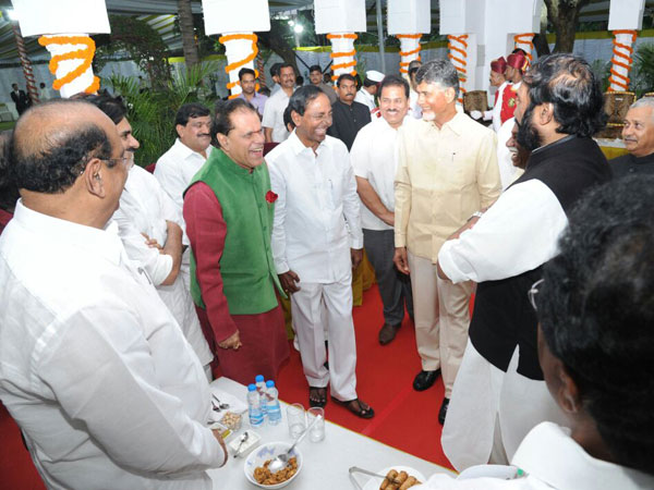 uttam kumar reddy and pawan kalyan at governor narasimhan uttam kumar reddy and pawan kalyan at governor narasimhan