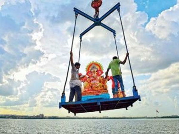 సఫిల్ గూడ చెరువు వద్దకు