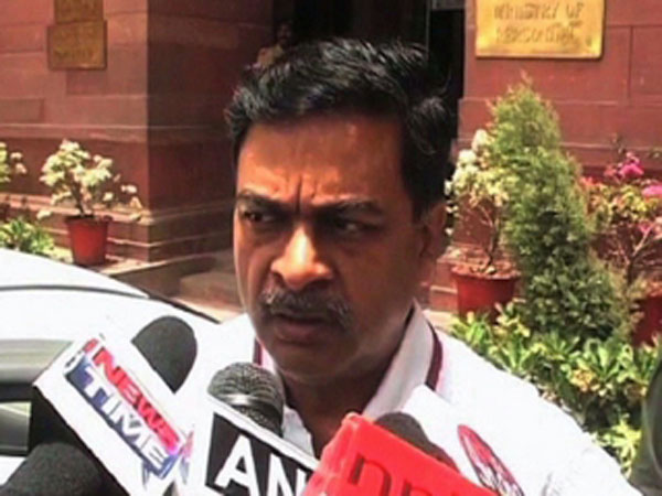 అద్వానీ ఎంపీ.. ఆర్కే సింగ్ మంత్రి