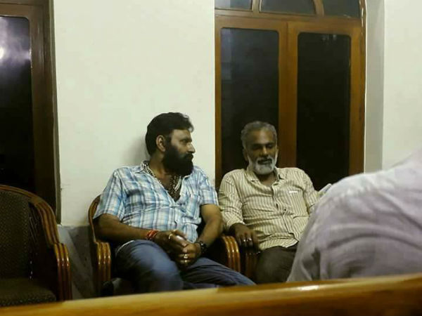 అభిమానుల ఆందోళన:
