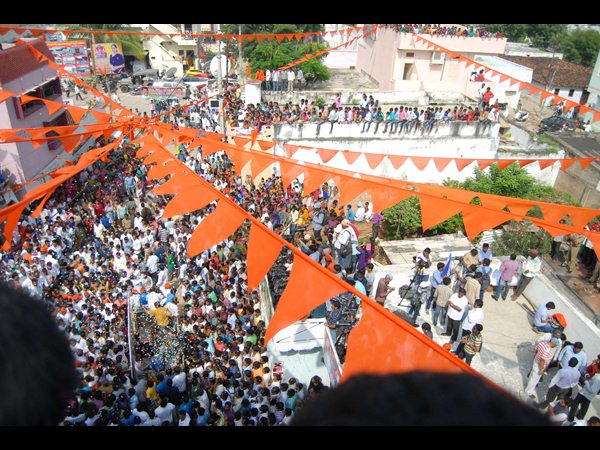 బాలాపూర్ వాసులే వేలంపాటలో పాల్గొనేవారు