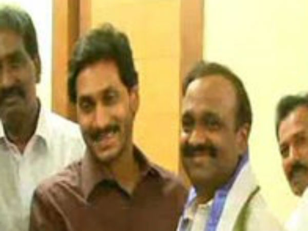ఆ చరిత్ర బాలశౌరిది...