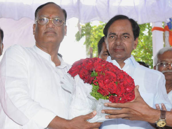 కేబినెట్ హోదాకు అడ్డు అనే...