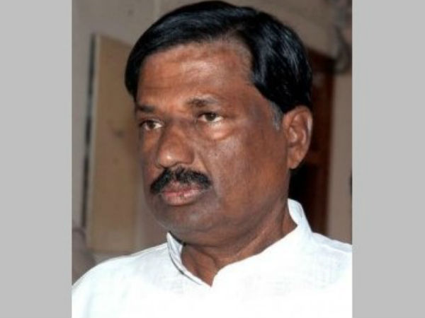 చేవెళ్లలో ఎమ్మెల్యే... సీనియర్ల నేతల వేర్వేరు జాబితాలు