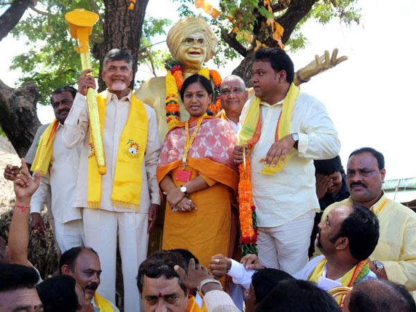 నన్ను ఆకట్టుకున్నారు