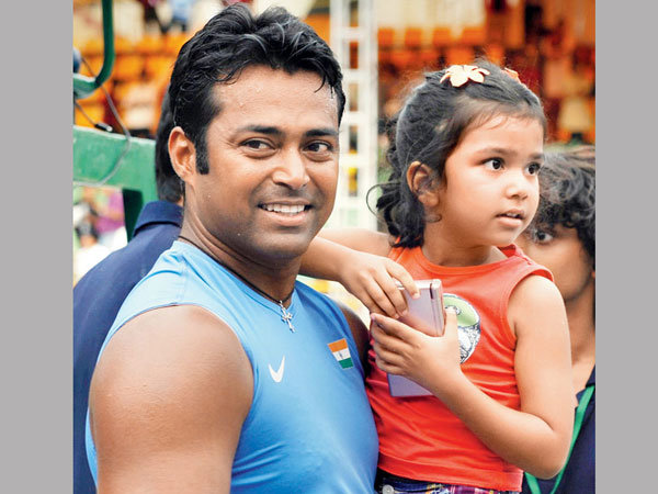 రియా పిళ్లై డిమాండ్స్ ఇవే