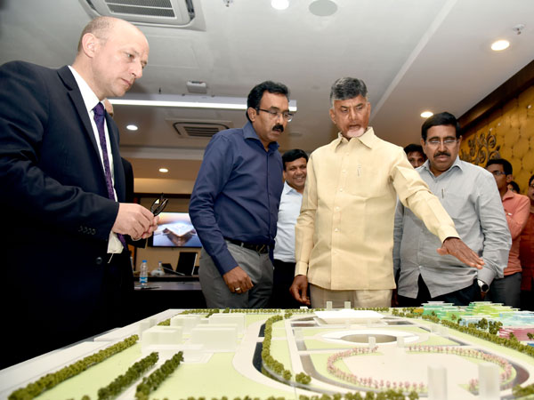 వజ్రాకృతిలో అసెంబ్లీ