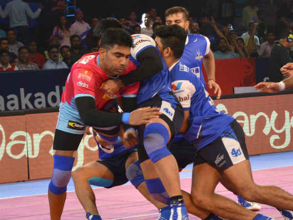 ఇరు జట్లు చెరో రెండు సార్లు ఆలౌట్