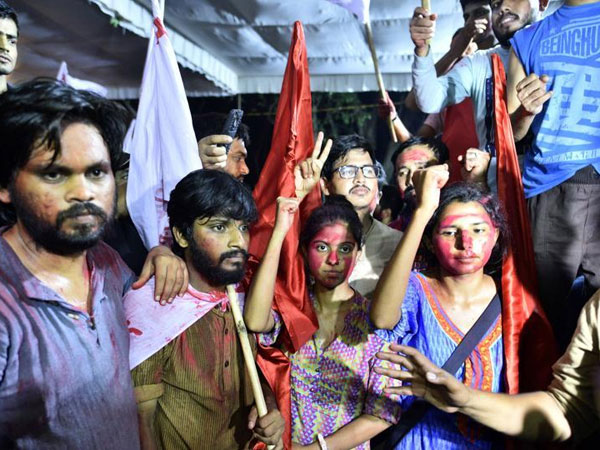 విద్యార్థి నేతలతో సోనియా ఇలా