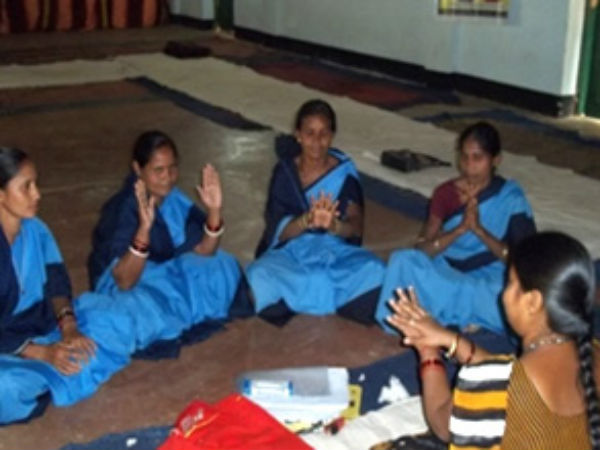 రూ.8000 వేతనం వస్తుందని అధికారుల దాటవేత