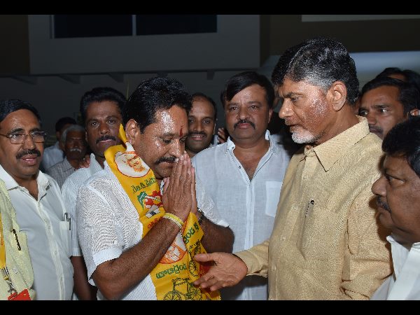 వైసిపి అప్రమత్తం