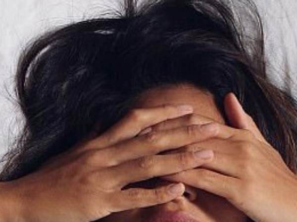 పొరపాటేనంటూ..