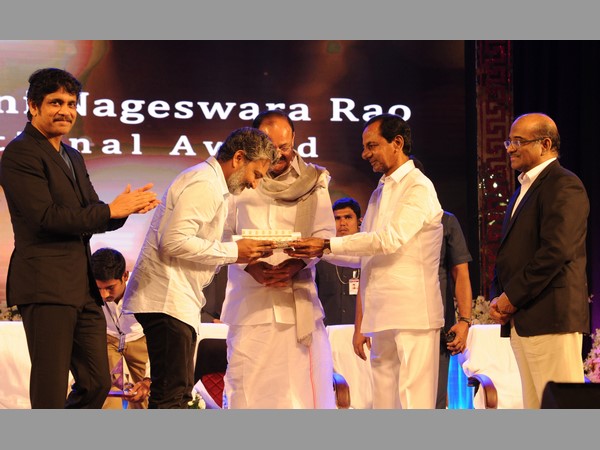 వెంకయ్య చెప్పిన ఏడు వింతలు