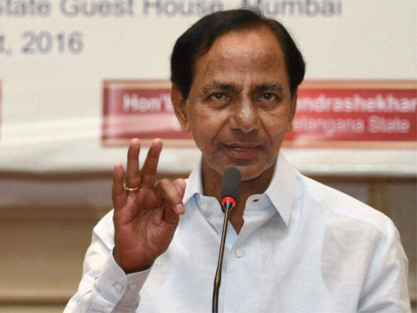 కెసీఆర్ ఎముగలు కూడా వదలడం లేదు