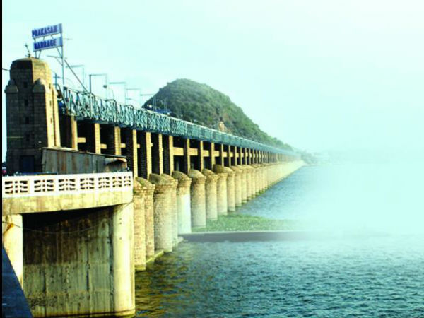 తెల్లవారుజామున ప్రమాదం: