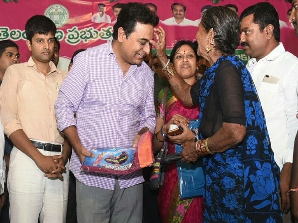 చిన్న పవర్ లూమ్ యజమాన్యాల ఆందోళన ఇలా..