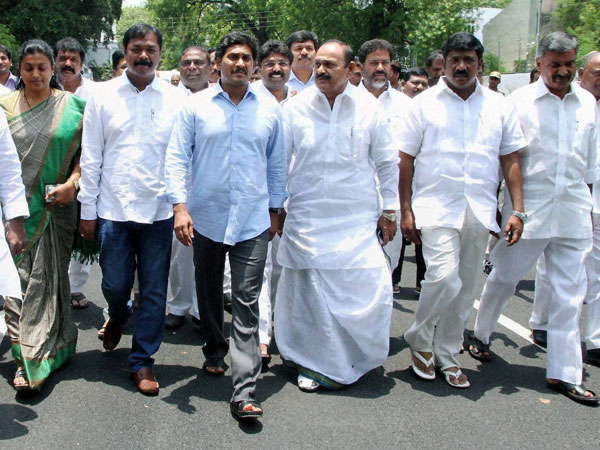 7 ఆపరేషన్ ఆకర్ష్.. జగన్ వ్యూహం ఇదేనా?