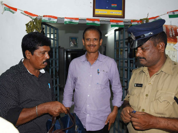 సుబురి డైరెక్టర్గా ఐఏఎస్ కుమార్తె: