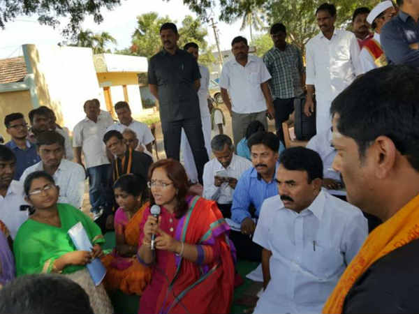 ఎమ్మెల్యే పేరు మీద కుంట భూమి: