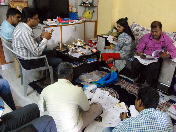 బంగారం, డబ్బు, ఇళ్ల స్థలాలు..