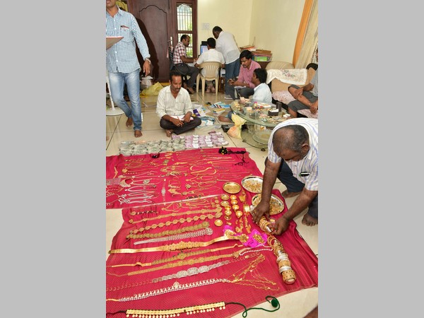 రిటైర్మెంట్కు ముందే ఏసీబీకి చిక్కిన రఘు
