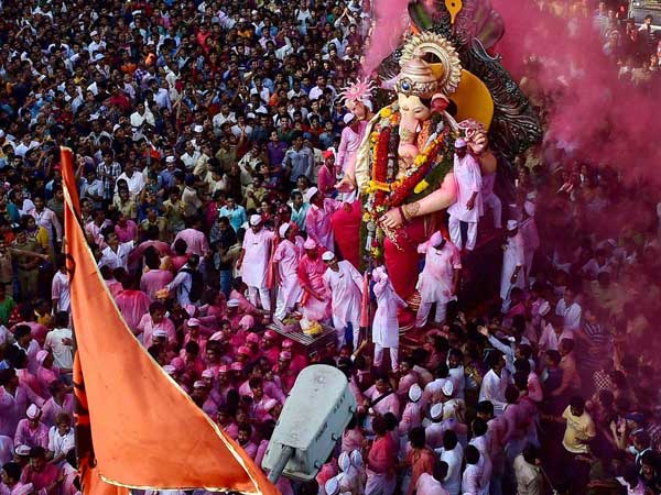 Mumbai: BMC fines Lalbaugcha Raja Rs 4.86 lakh for over 243 potholes in pandal Mumbai: BMC fines Lalbaugcha Raja Rs 4.86 lakh for over 243 potholes in pandal