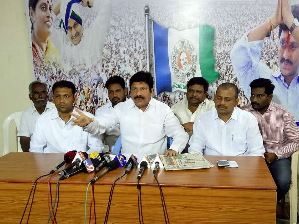 jogi ramesh compared tdp leaders with dera baba's jogi ramesh compared tdp leaders with dera baba's