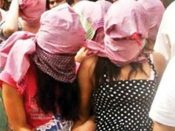 Sex racket busted in Anantapur district and three arrested. Sex racket busted in Anantapur district and three arrested.