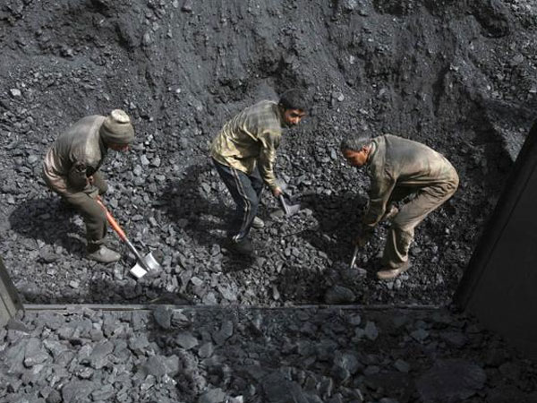 Singareni collieries staff to get Rs 82,000 bonus Singareni collieries staff to get Rs 82,000 bonus