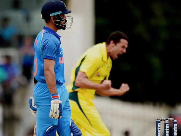 India Vs Australia 1st ODI: Virat Kohli OUT On Duck, India in big trouble India Vs Australia 1st ODI: Virat Kohli OUT On Duck, India in big trouble
