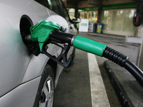 Fuel prices skyrocket across nation, petrol price almost Rs 80/litre in Mumbai Fuel prices skyrocket across nation, petrol price almost Rs 80/litre in Mumbai