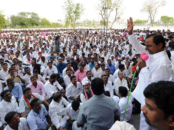 ప్రగతిభవన్ వద్ద ఆందోళనలతో సర్కార్కు ఇబ్బందికరం