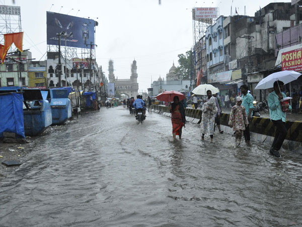 నీటమునిగిన కాలనీలు :