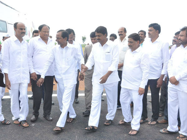 పయ్యావులతో కెసిఆర్ భేటీపై గందరగోళం