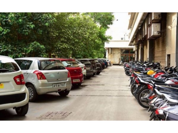 పెద్ద ఎత్తున నిరసనలు
