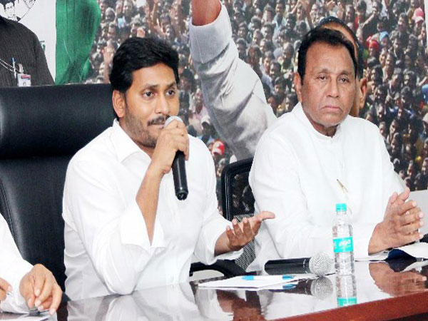 మా ఎంపీలు రాజీనామా చేస్తే అప్పుడు స్పందిస్తా